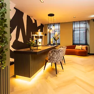 Huygens Place Hotel