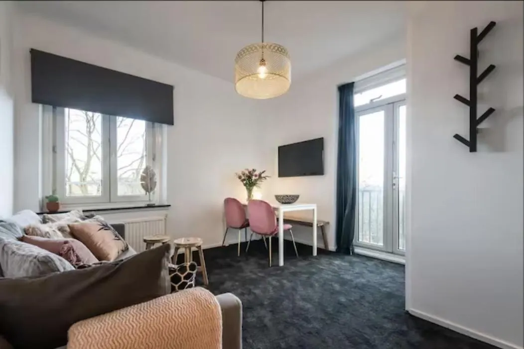 Cozy 2-Bedroom Apartment Amsterdam Netherlands